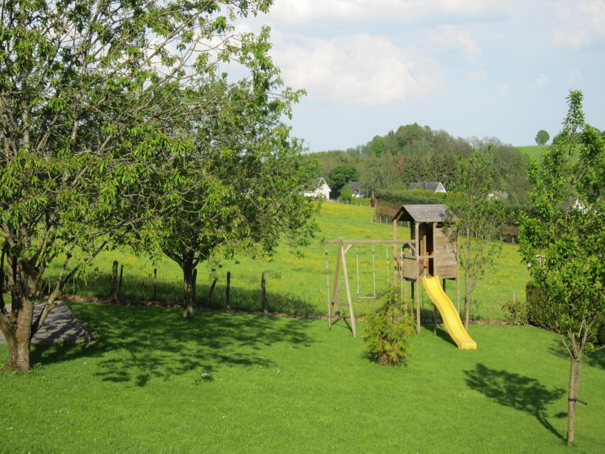 Contemporary Holiday Home In Houffalize With Private Garden Exterior foto